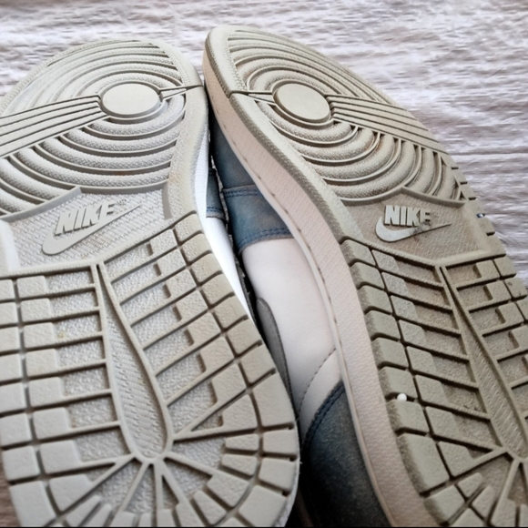 Air Jordan 1 Retro HighHyper Royal Smoke Grey ( Size 10.5 - Picture 6 of 6